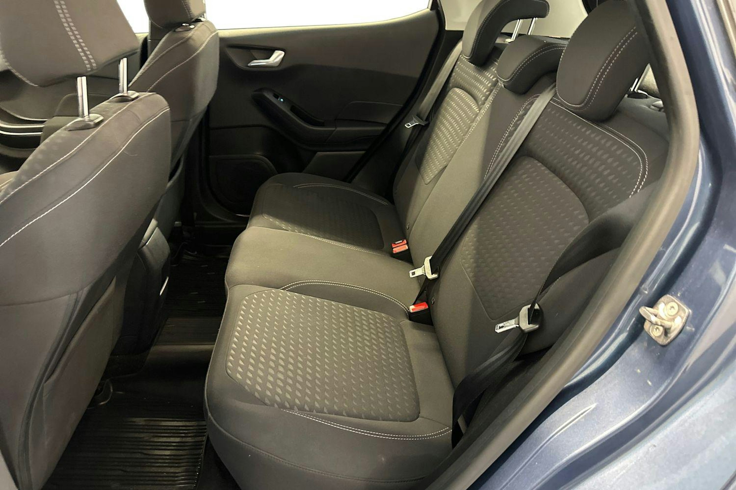 sininen Ford Fiesta 2020 kuva 10.