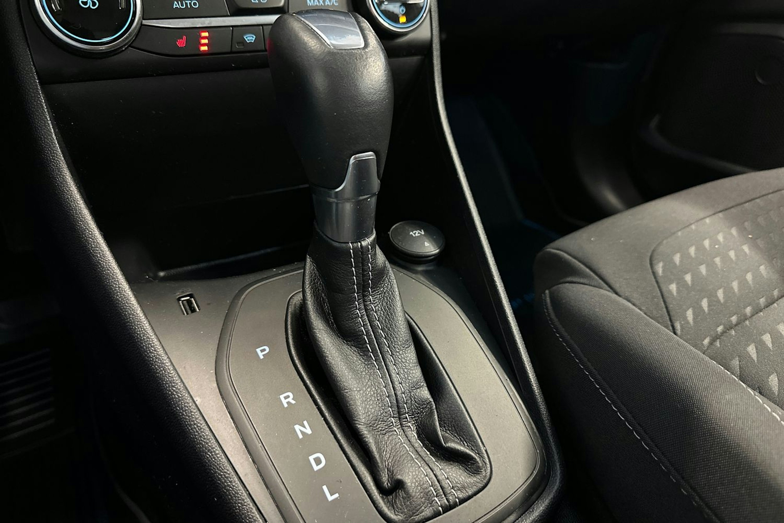 sininen Ford Fiesta 2020 kuva 17.