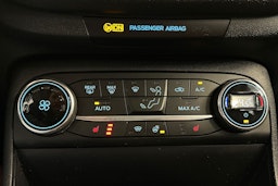 sininen Ford Fiesta 2020 kuva 19.