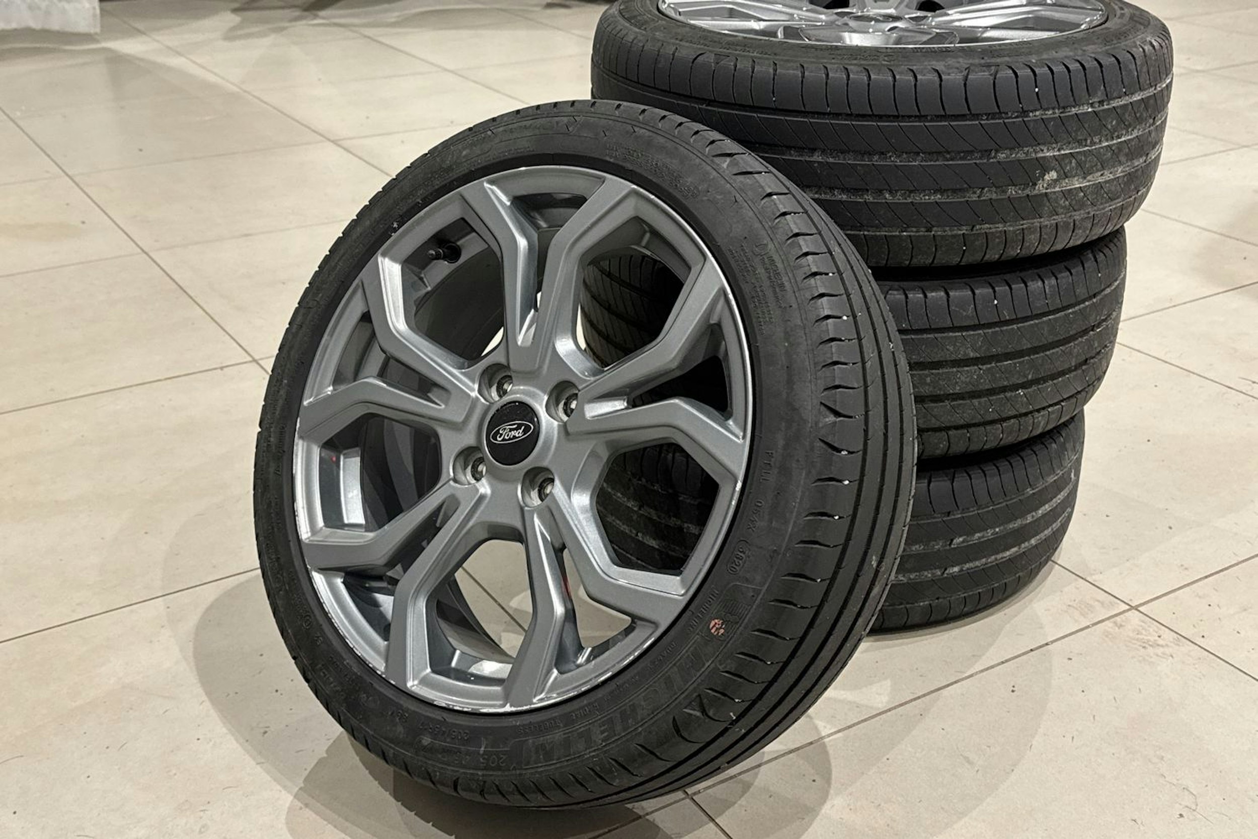 valkoinen Ford Fiesta 2020 kuva 14.