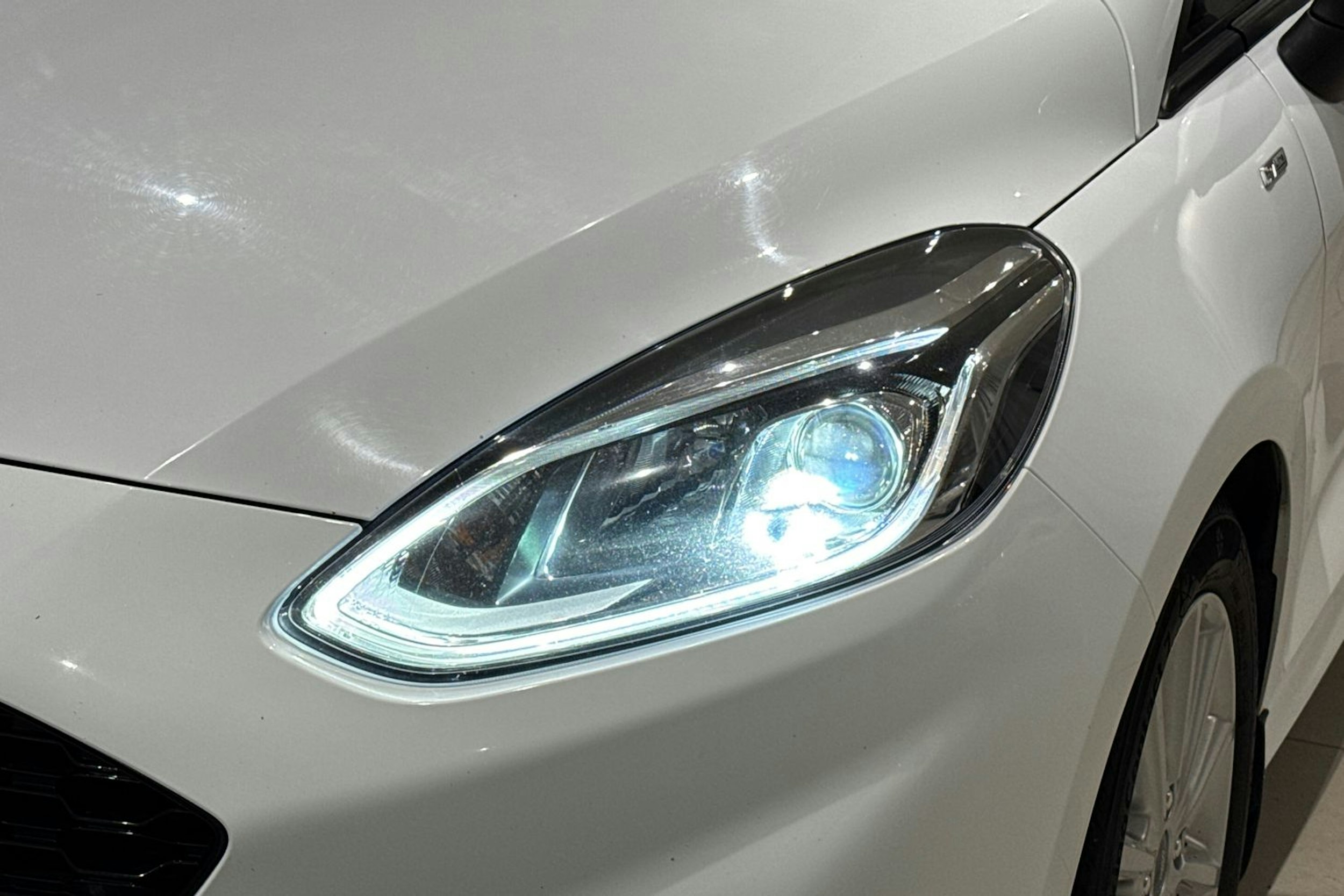 valkoinen Ford Fiesta 2020 kuva 16.