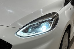 valkoinen Ford Fiesta 2020 kuva 16.