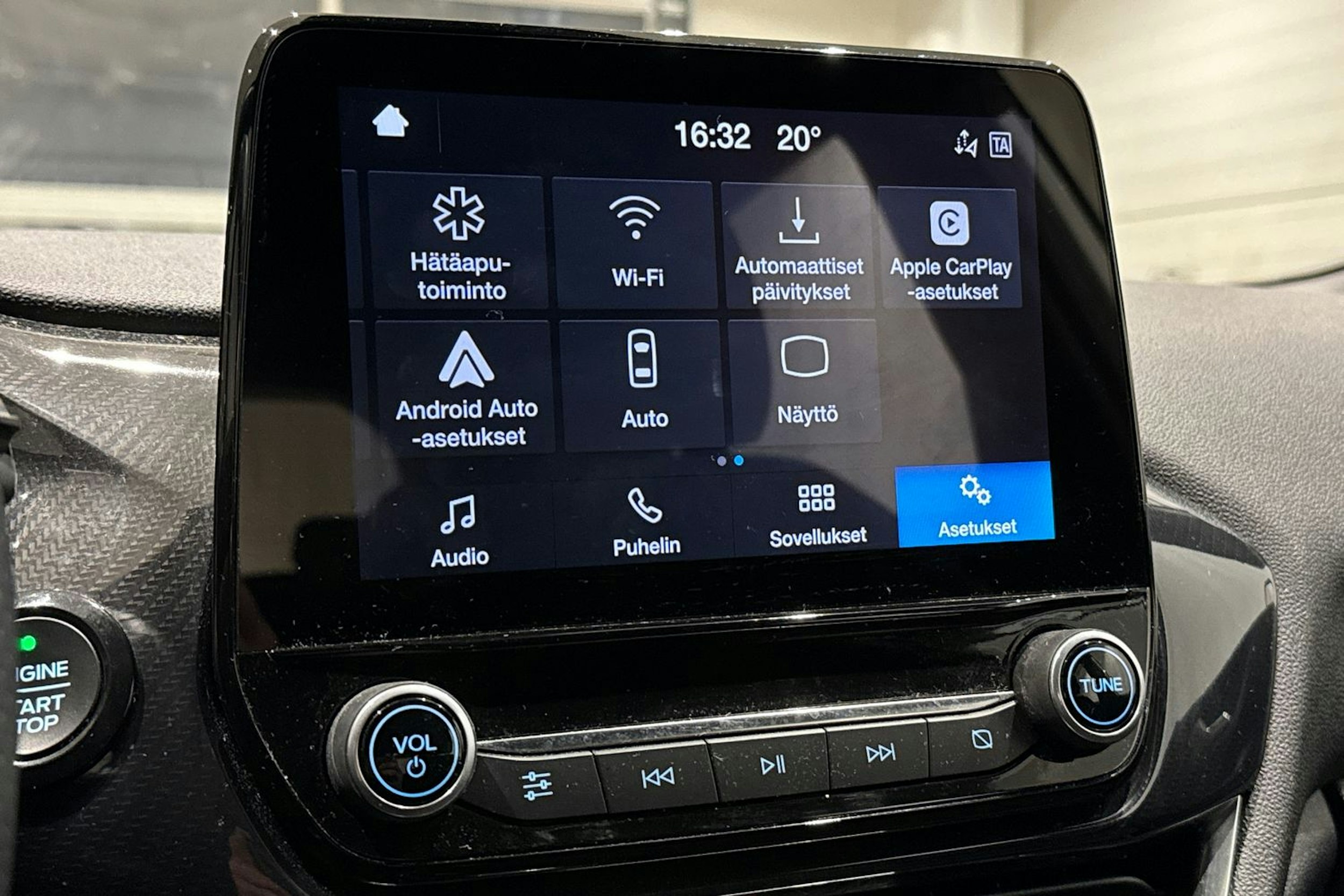 valkoinen Ford Fiesta 2020 kuva 22.