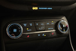 valkoinen Ford Fiesta 2020 kuva 23.