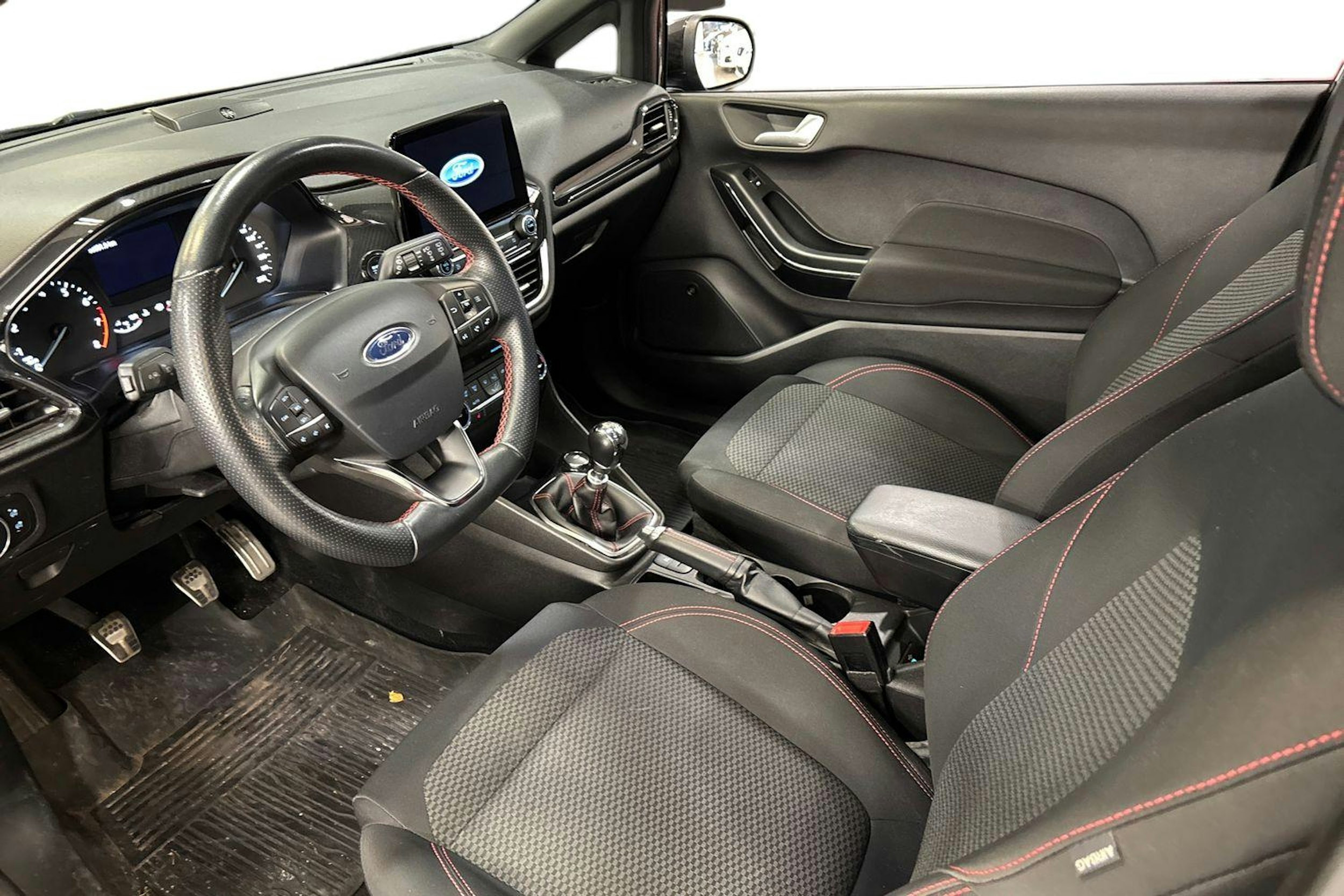 musta Ford Fiesta 2020 kuva 3.