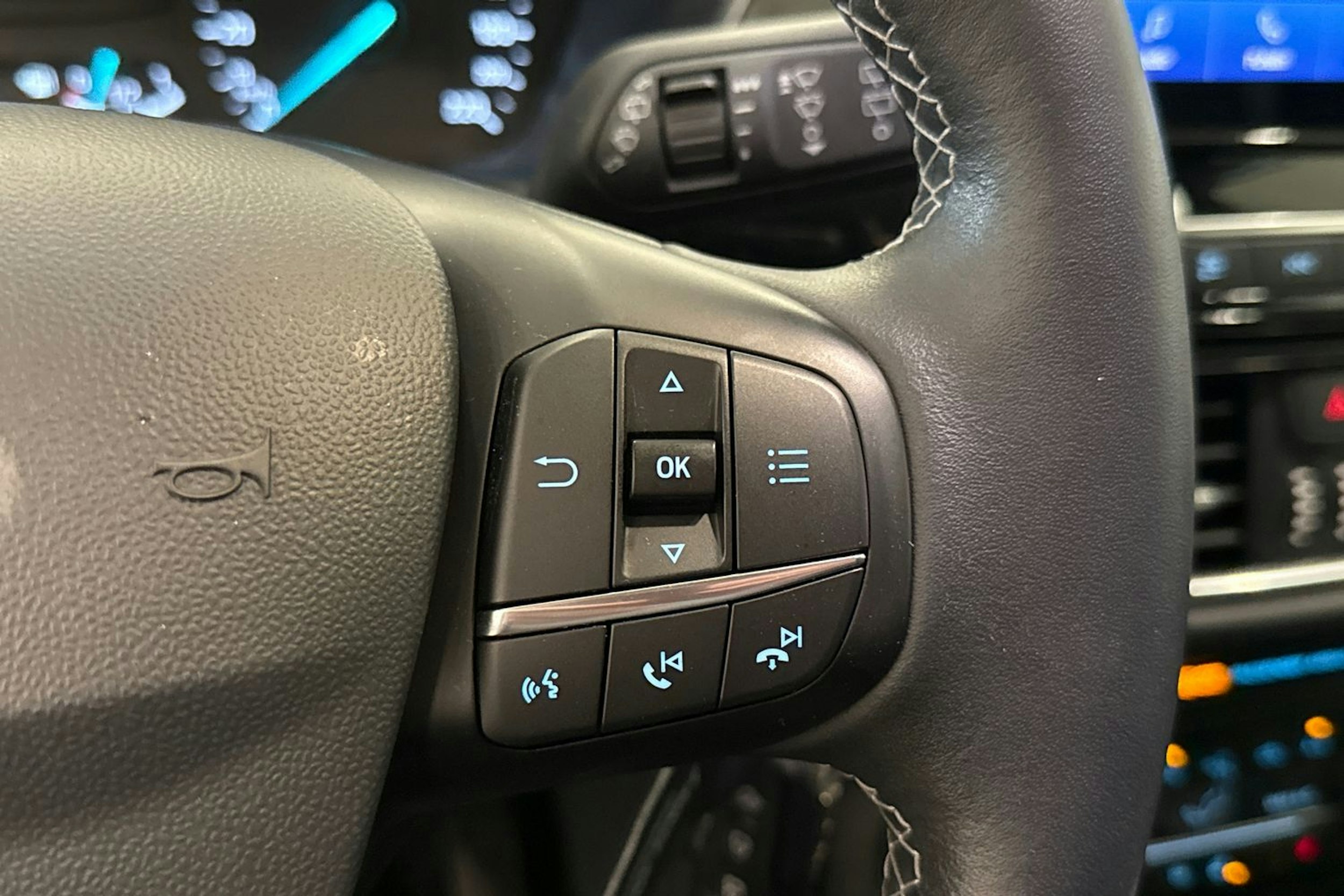 valkoinen Ford Fiesta 2021 kuva 18.