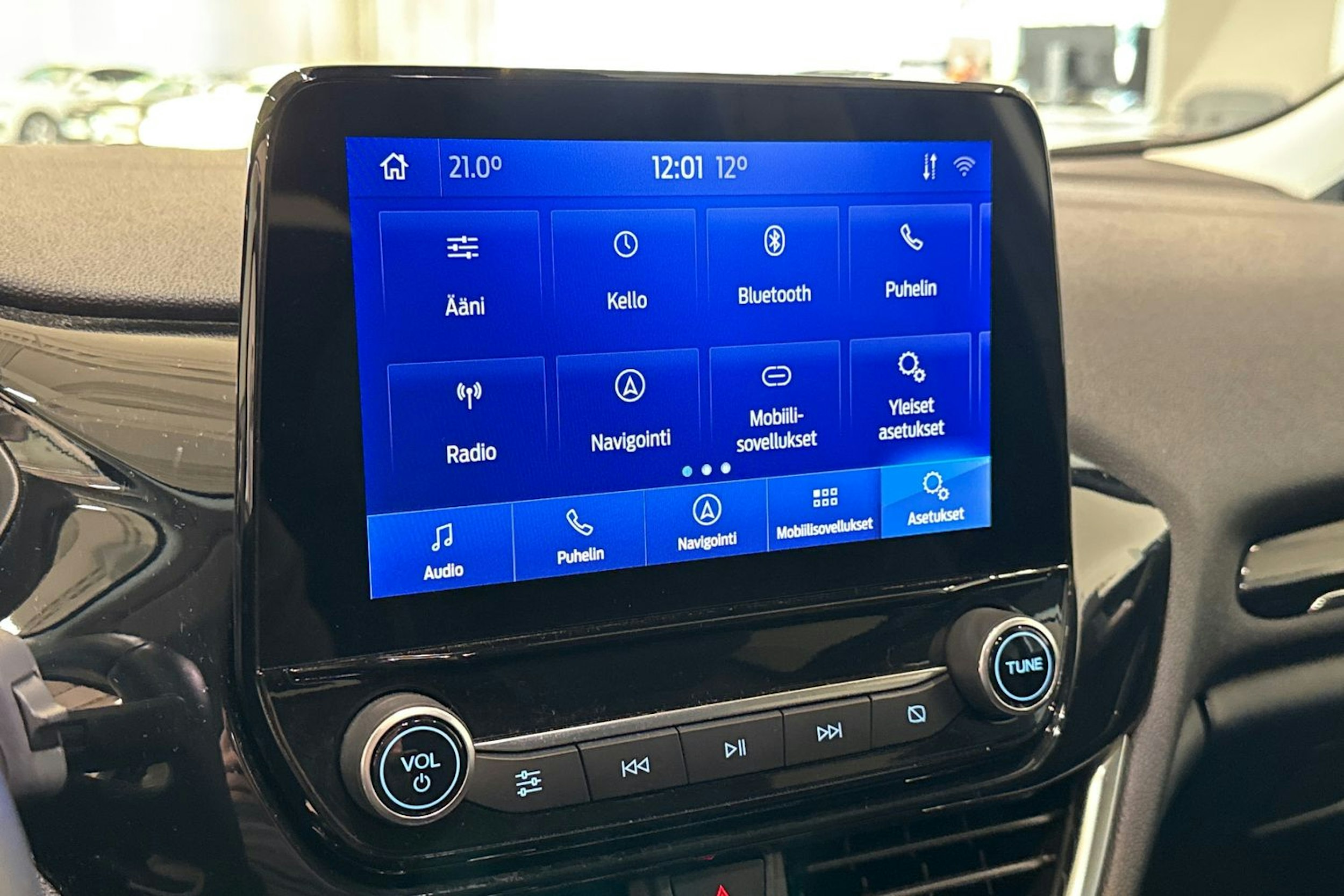 valkoinen Ford Fiesta 2021 kuva 19.