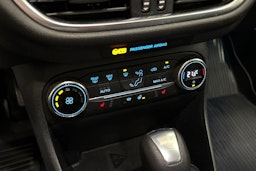 valkoinen Ford Fiesta 2021 kuva 23.