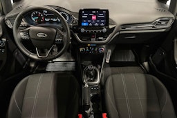 musta Ford Fiesta 2021 kuva 9.