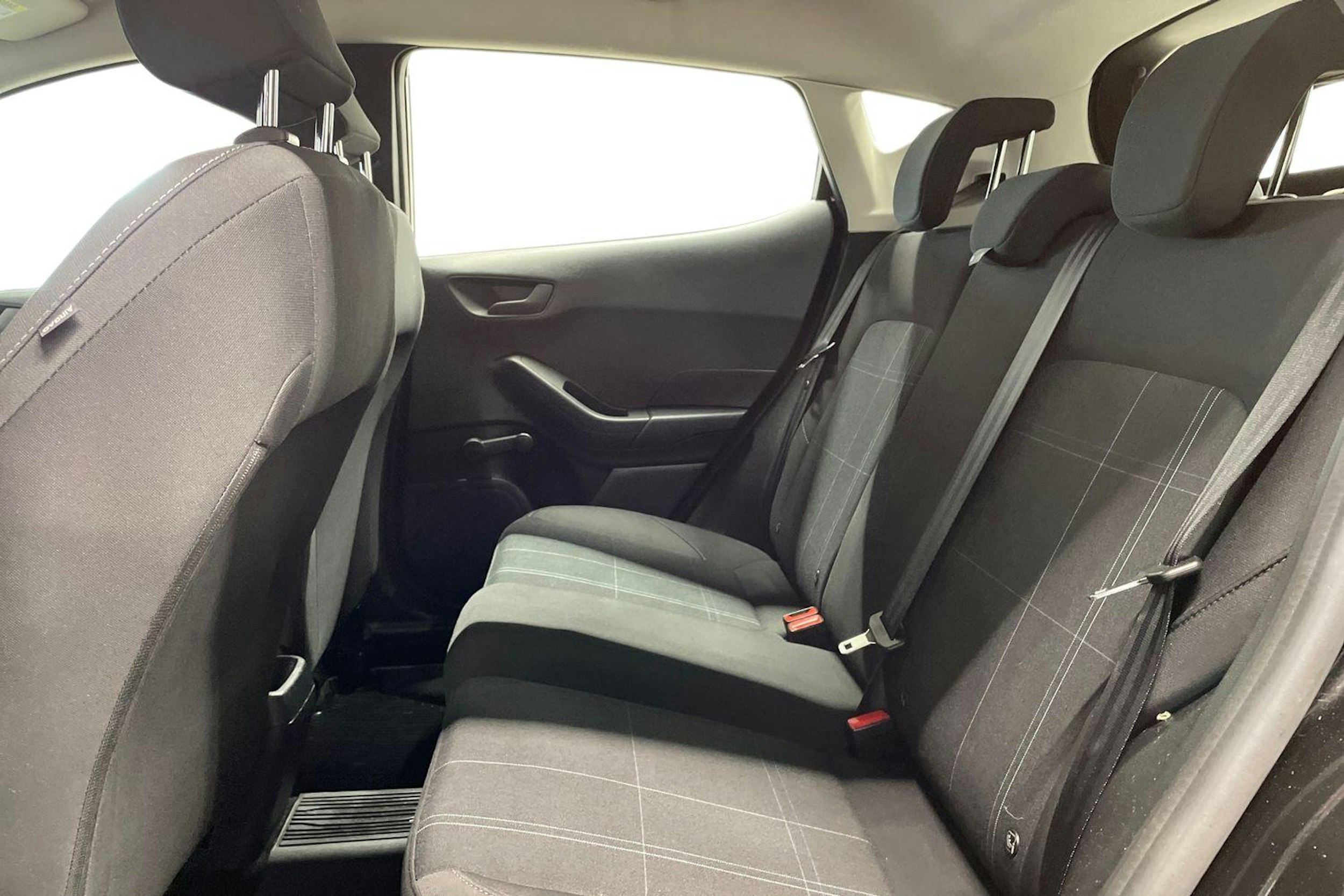 musta Ford Fiesta 2021 kuva 10.