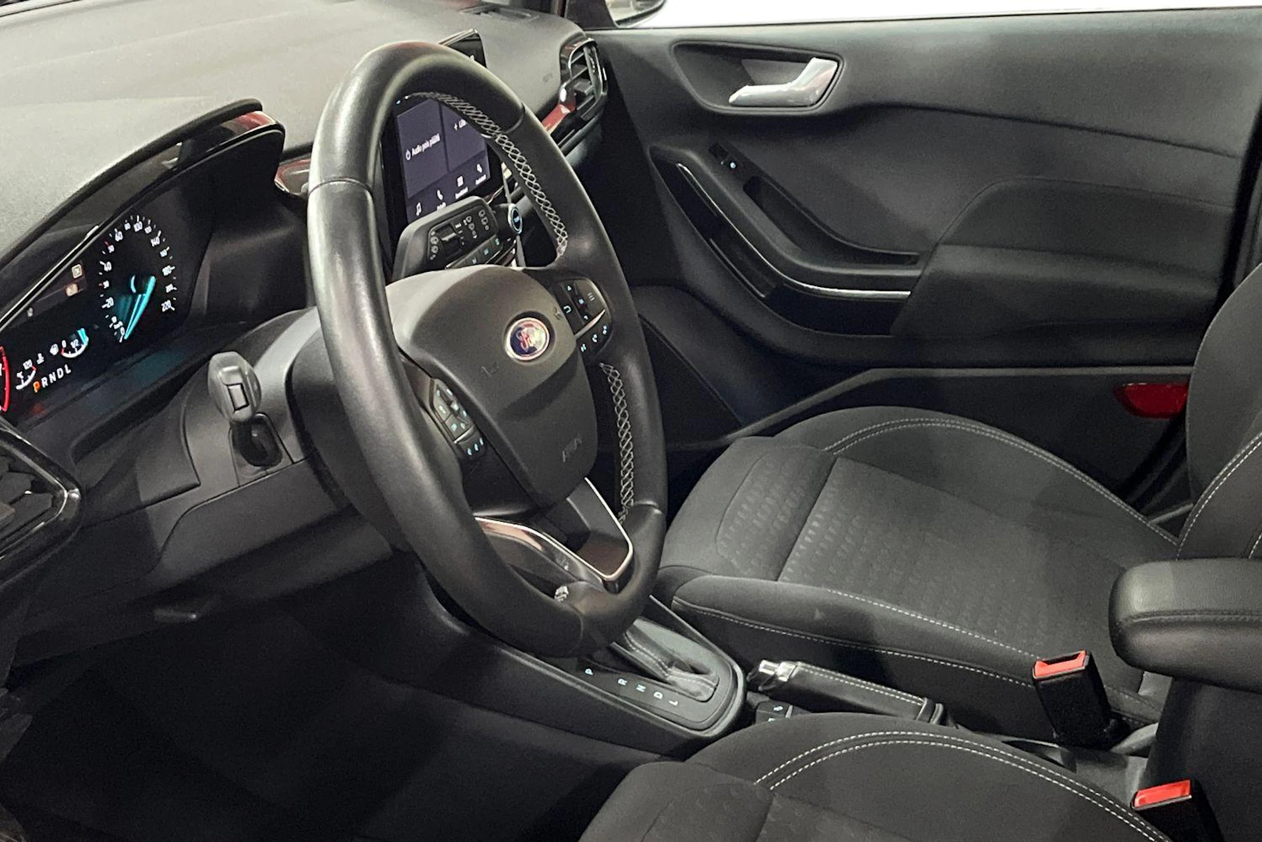 Punainen Ford FIESTA 2021 kuva 6.