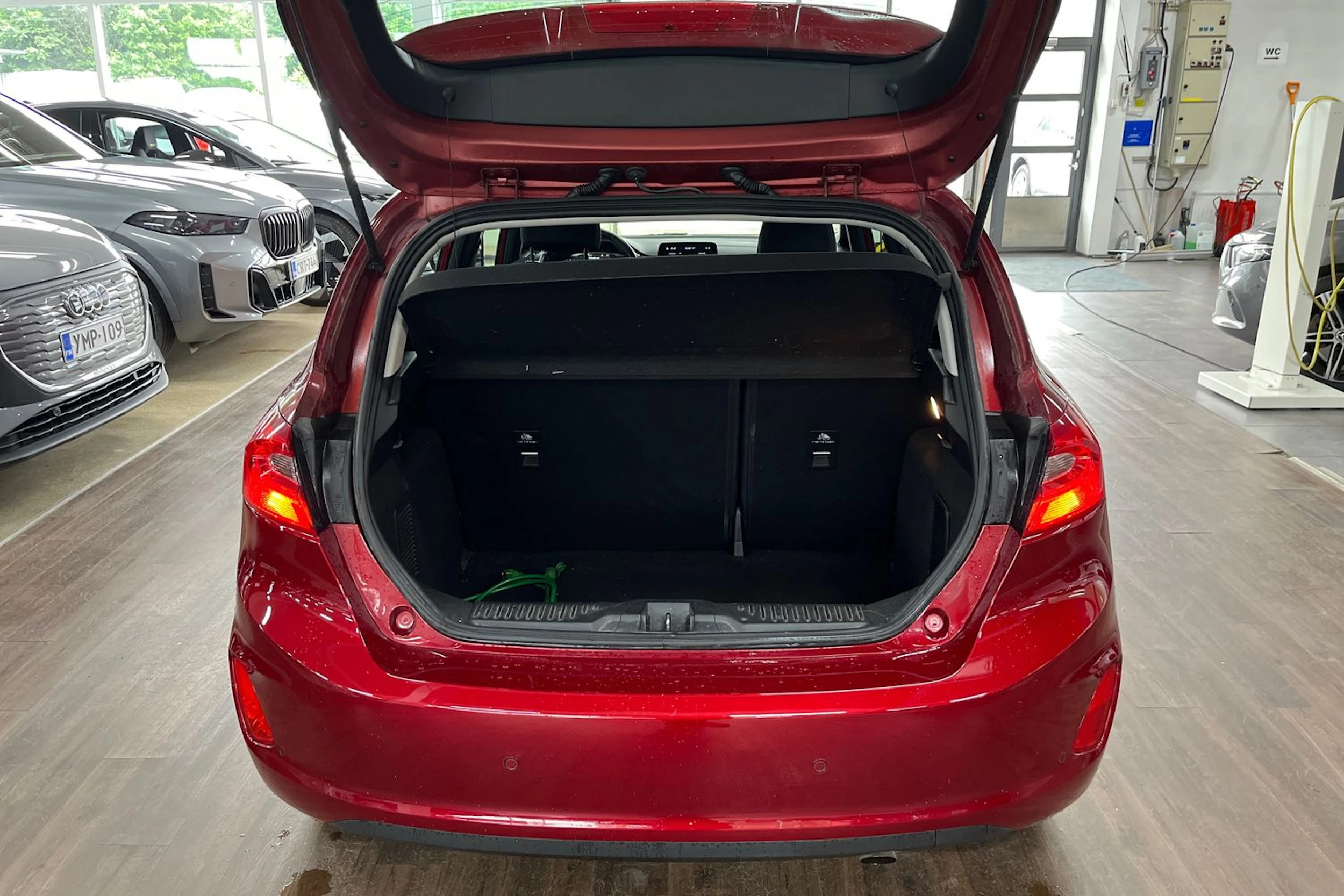 Punainen Ford FIESTA 2021 kuva 11.