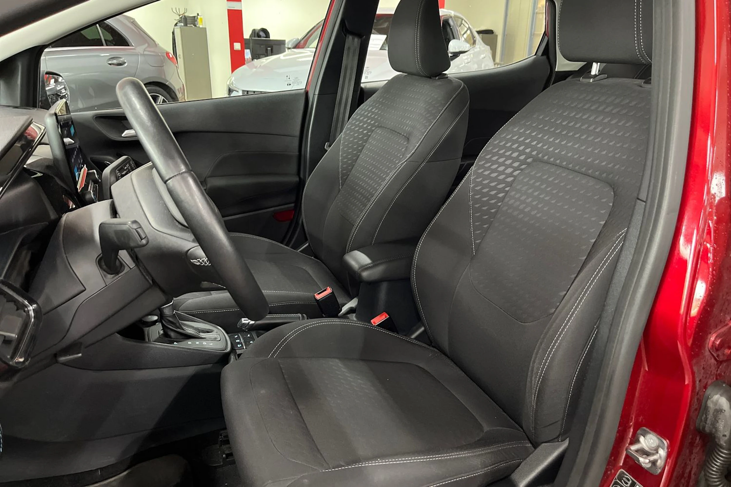 Punainen Ford FIESTA 2021 kuva 12.