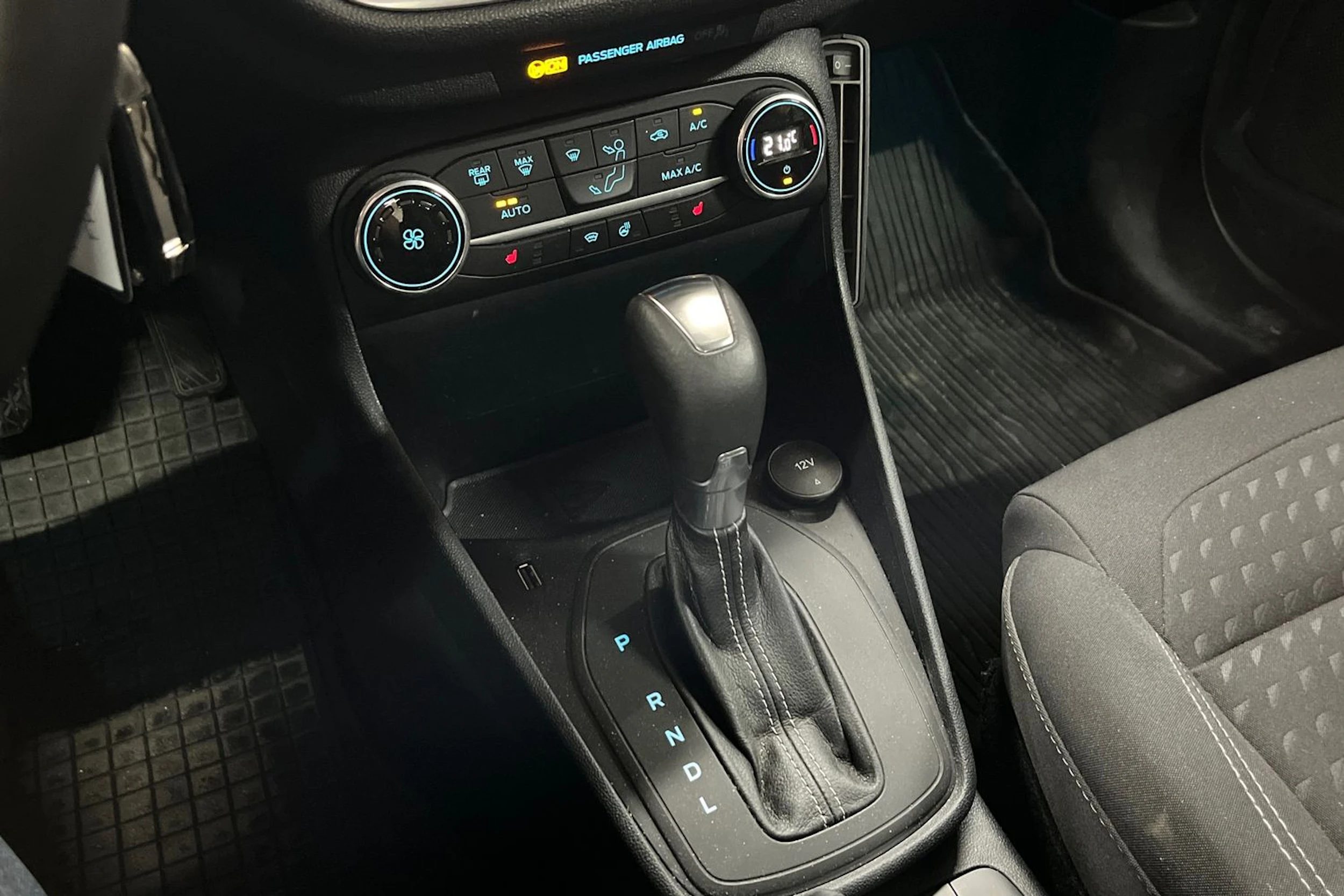 Punainen Ford FIESTA 2021 kuva 14.