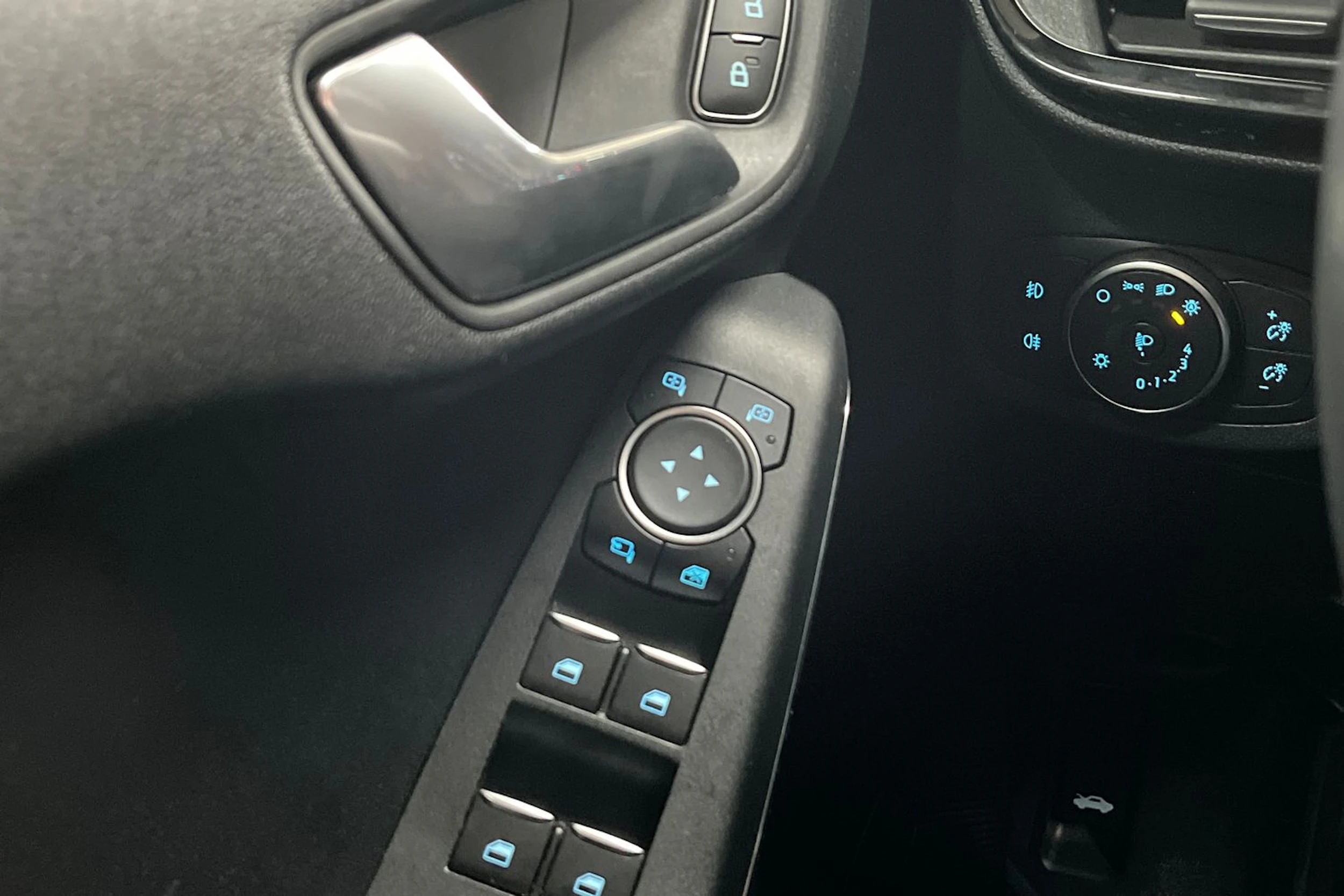 Punainen Ford FIESTA 2021 kuva 16.
