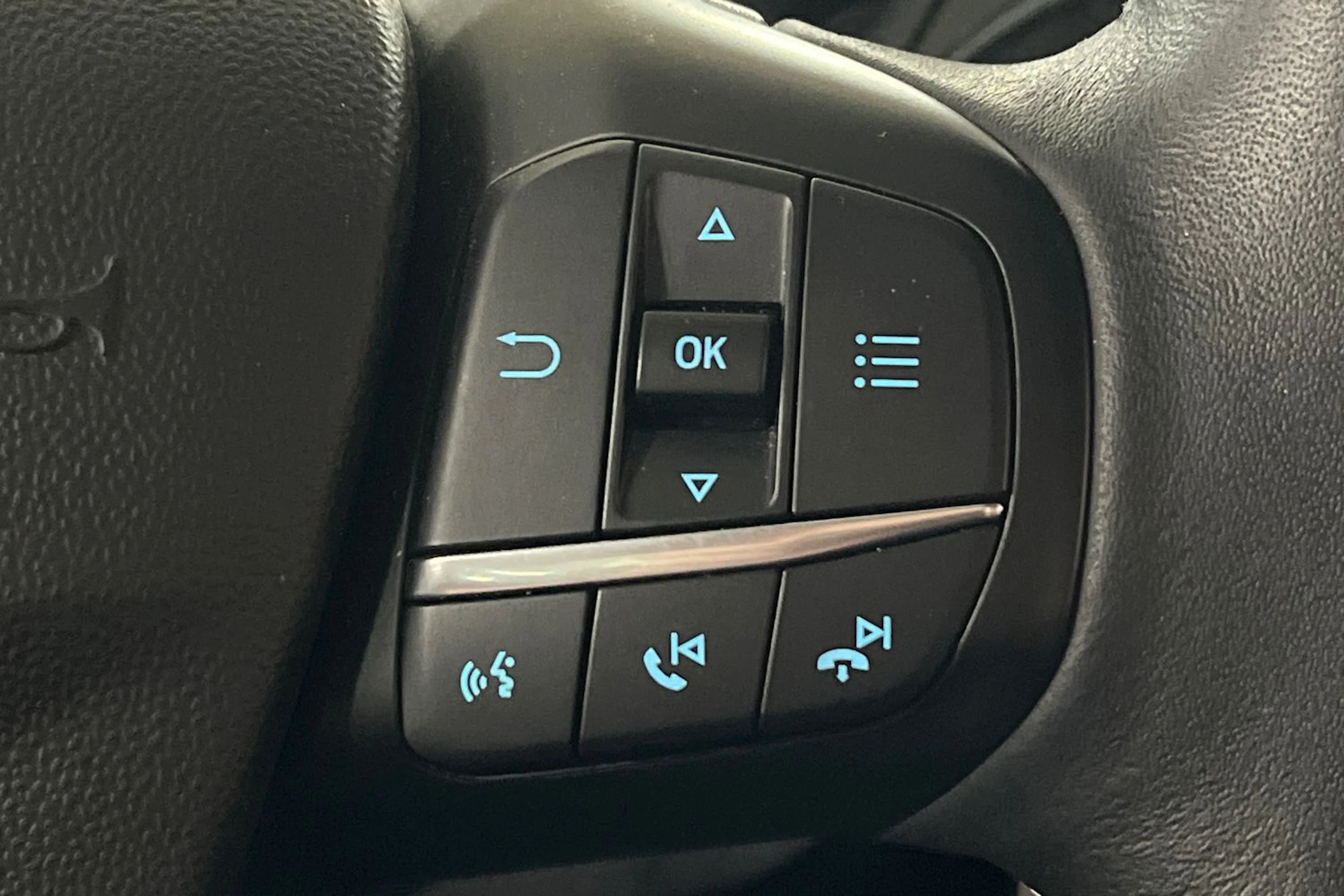 Punainen Ford FIESTA 2021 kuva 19.