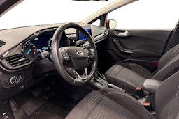 punainen Ford Fiesta 2021 kuva 7.