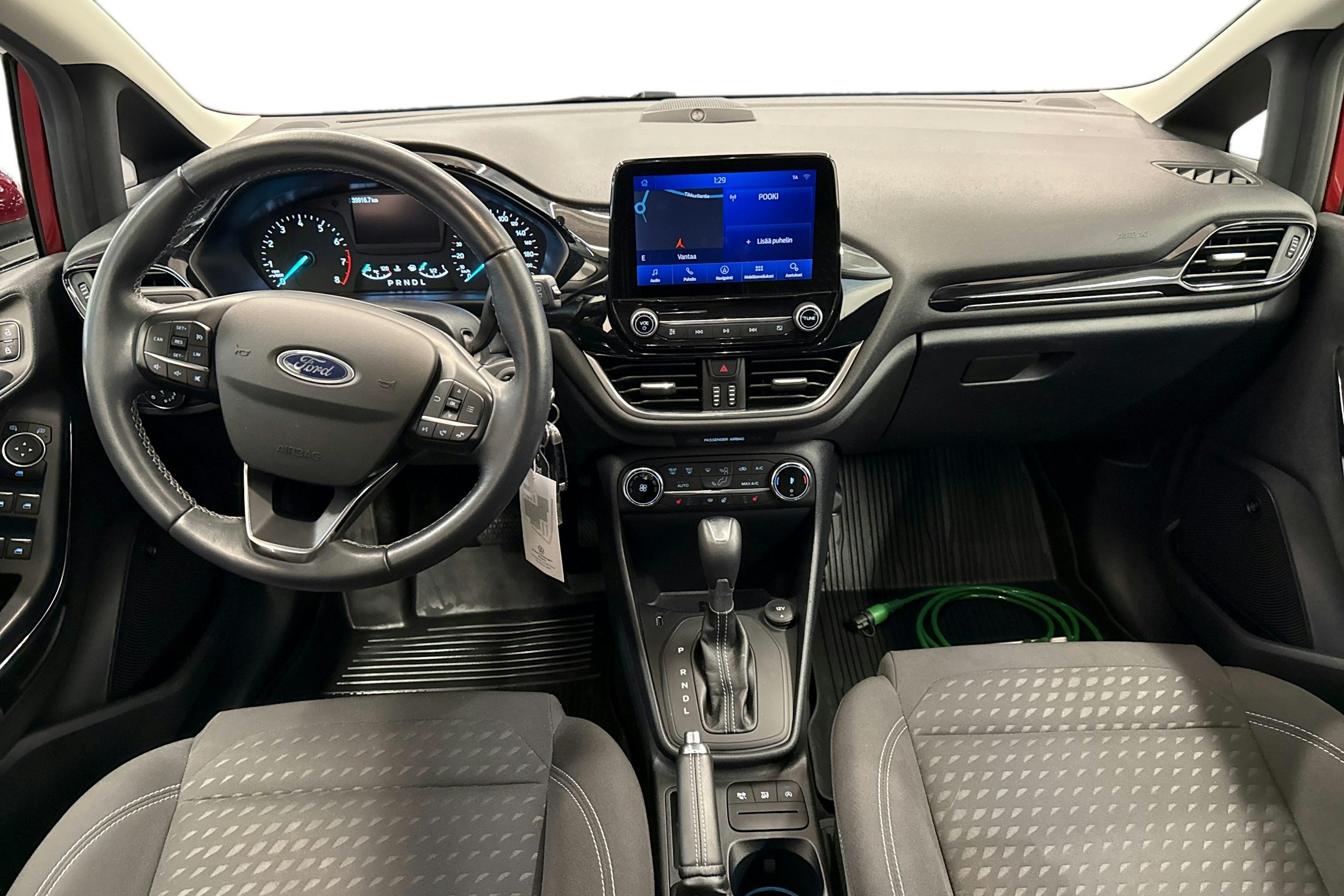 punainen Ford Fiesta 2021 kuva 9.