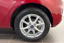 punainen Ford Fiesta 2021 kuva 11.