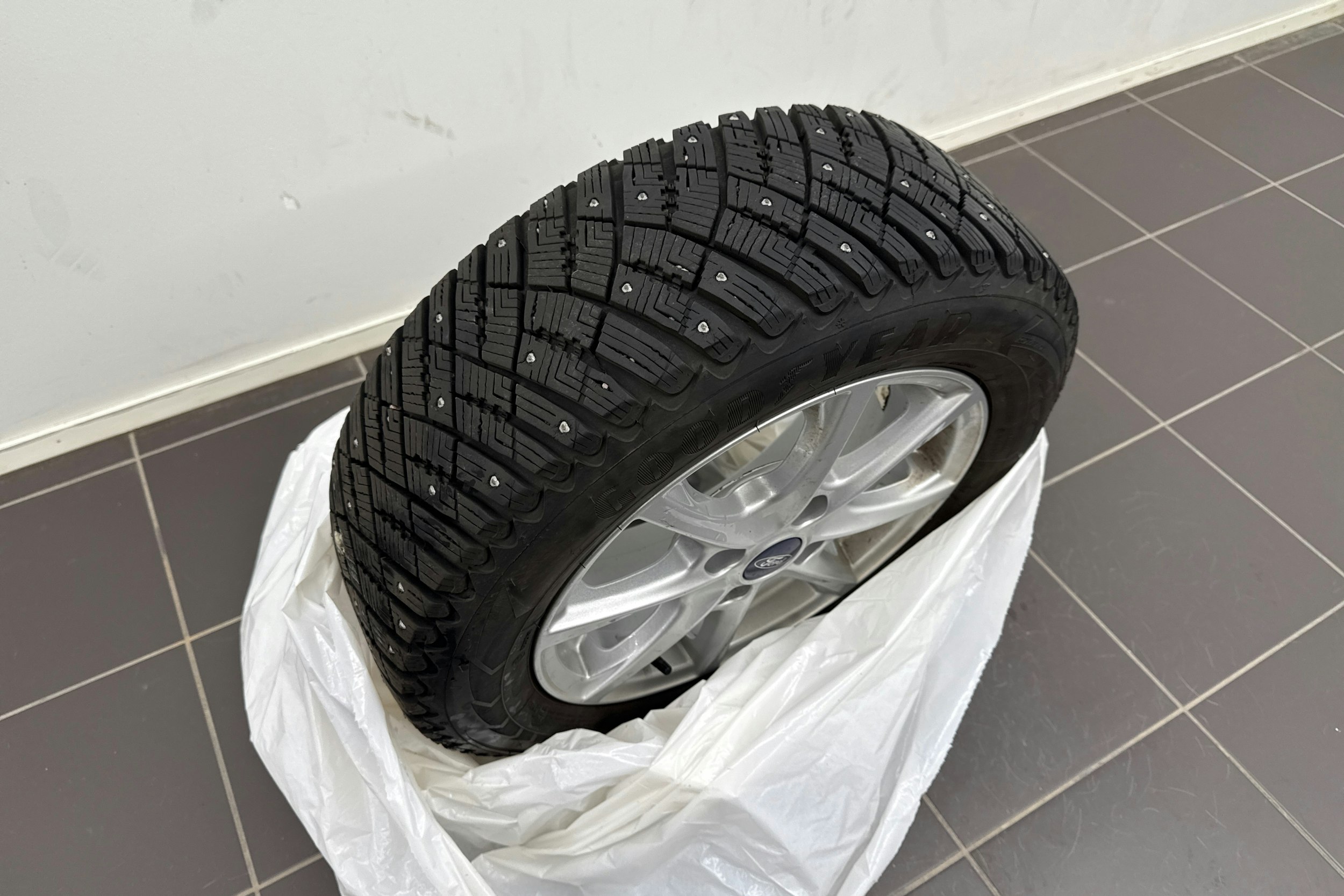 punainen Ford Fiesta 2021 kuva 13.