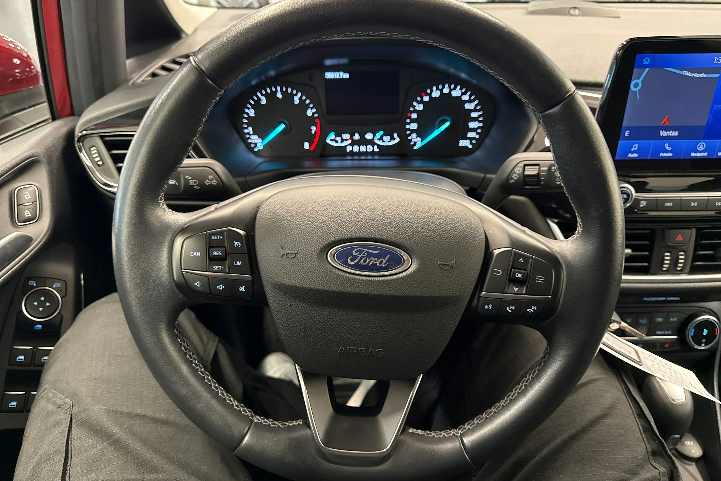 punainen Ford Fiesta 2021 kuva 15.