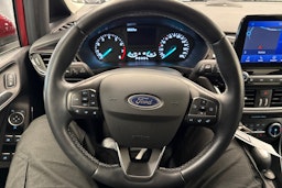 punainen Ford Fiesta 2021 kuva 15.