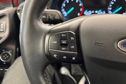 punainen Ford Fiesta 2021 kuva 16.