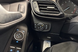 punainen Ford Fiesta 2021 kuva 18.
