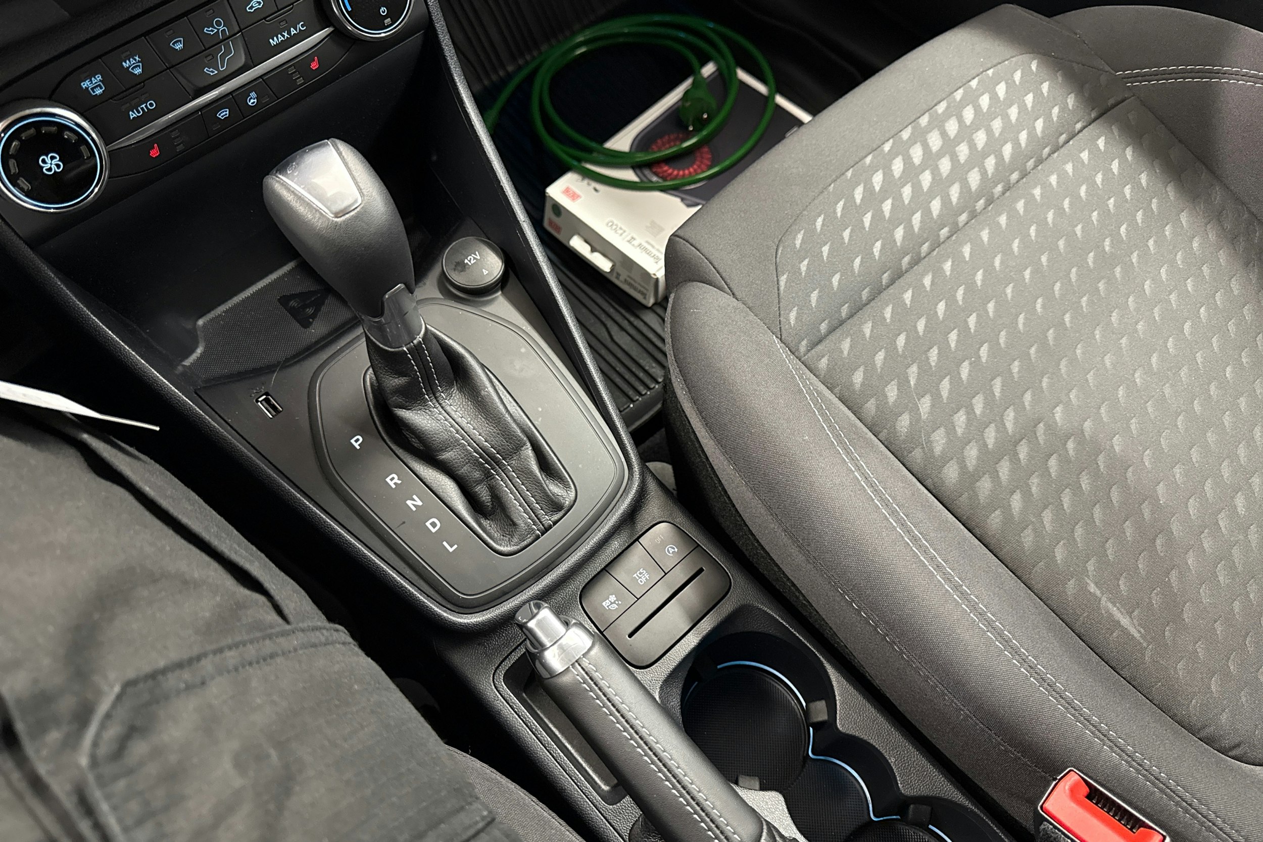 punainen Ford Fiesta 2021 kuva 19.
