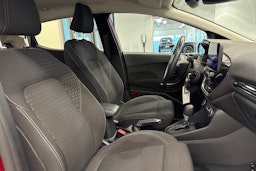 punainen Ford Fiesta 2021 kuva 22.