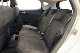 valkoinen Ford Fiesta 2021 kuva 10.