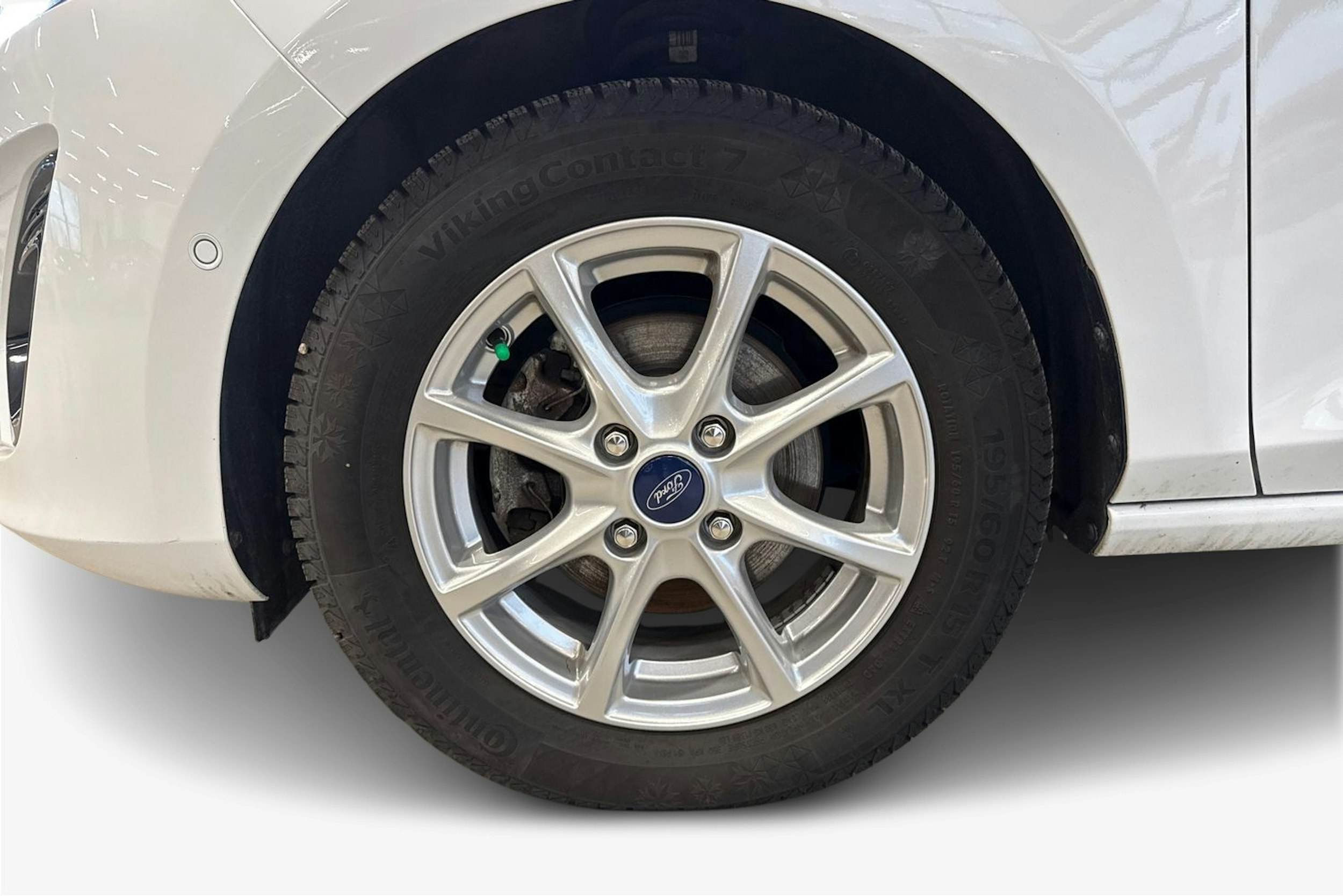 valkoinen Ford Fiesta 2021 kuva 11.