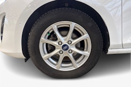 valkoinen Ford Fiesta 2021 kuva 11.