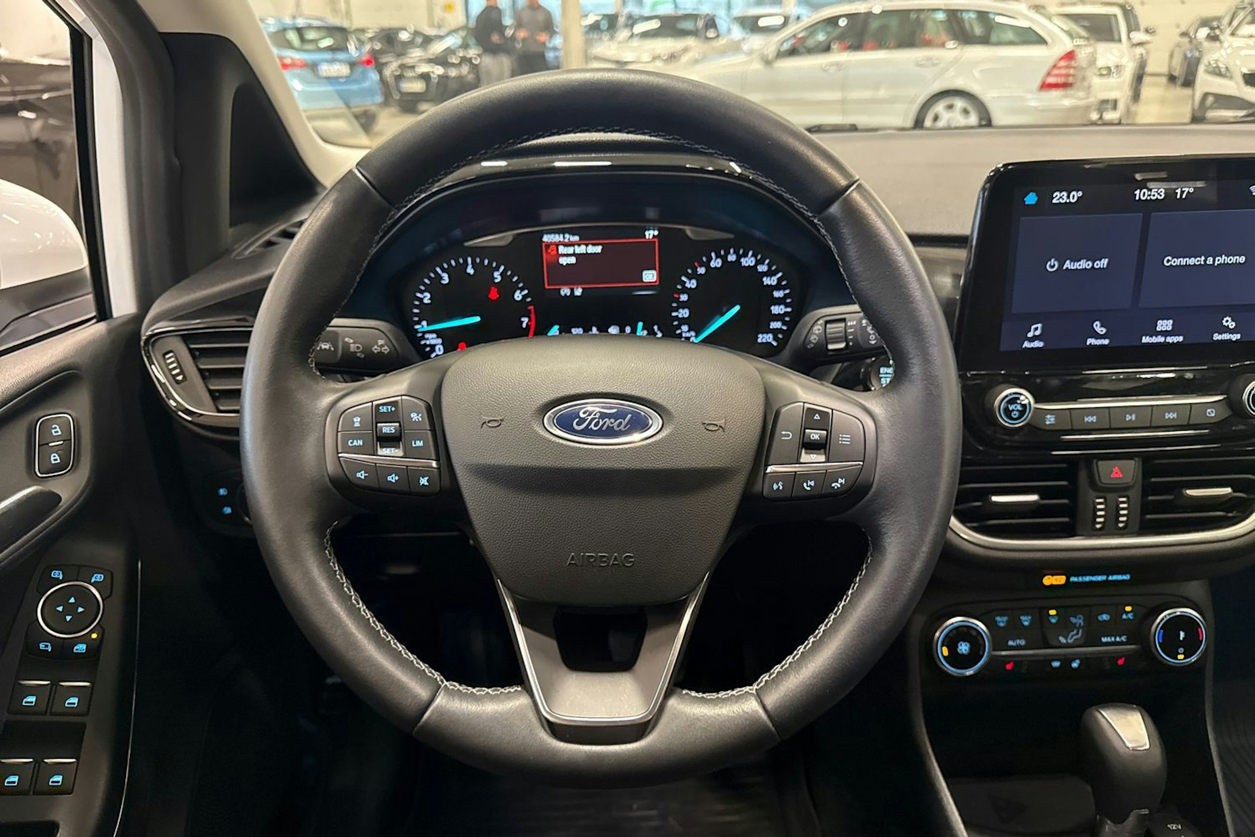 valkoinen Ford Fiesta 2021 kuva 14.