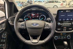 valkoinen Ford Fiesta 2021 kuva 14.