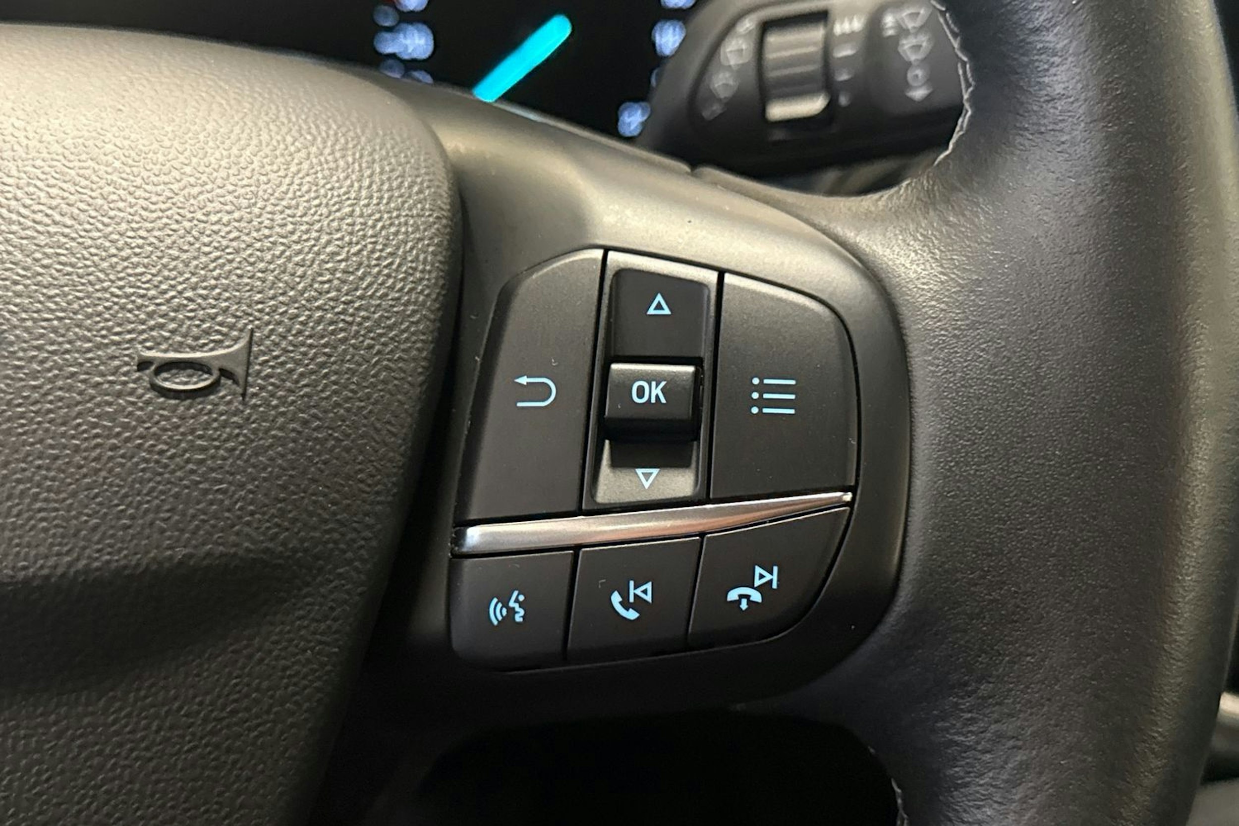 valkoinen Ford Fiesta 2021 kuva 16.