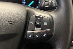 valkoinen Ford Fiesta 2021 kuva 16.