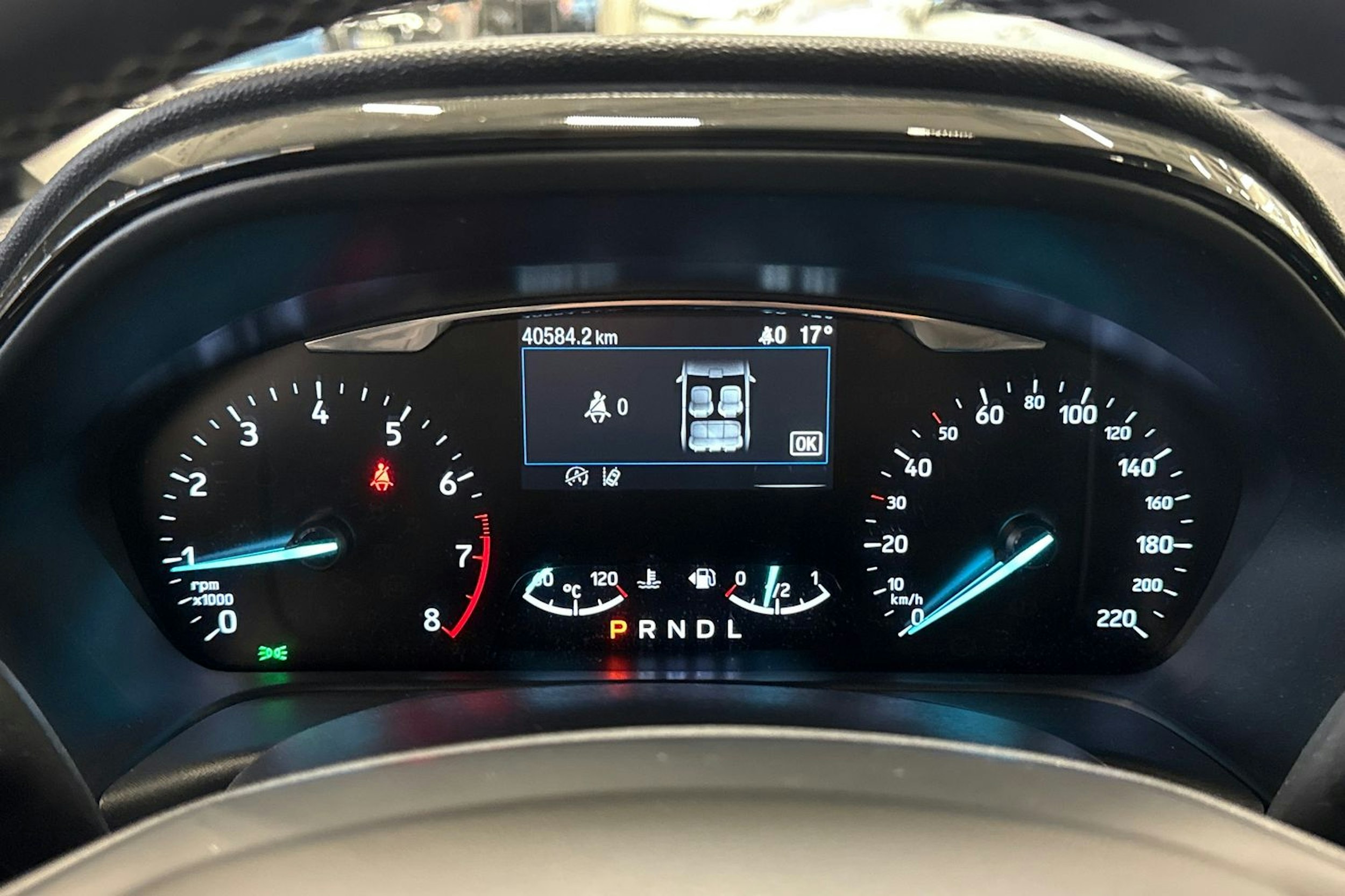 valkoinen Ford Fiesta 2021 kuva 17.