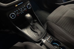 valkoinen Ford Fiesta 2021 kuva 19.