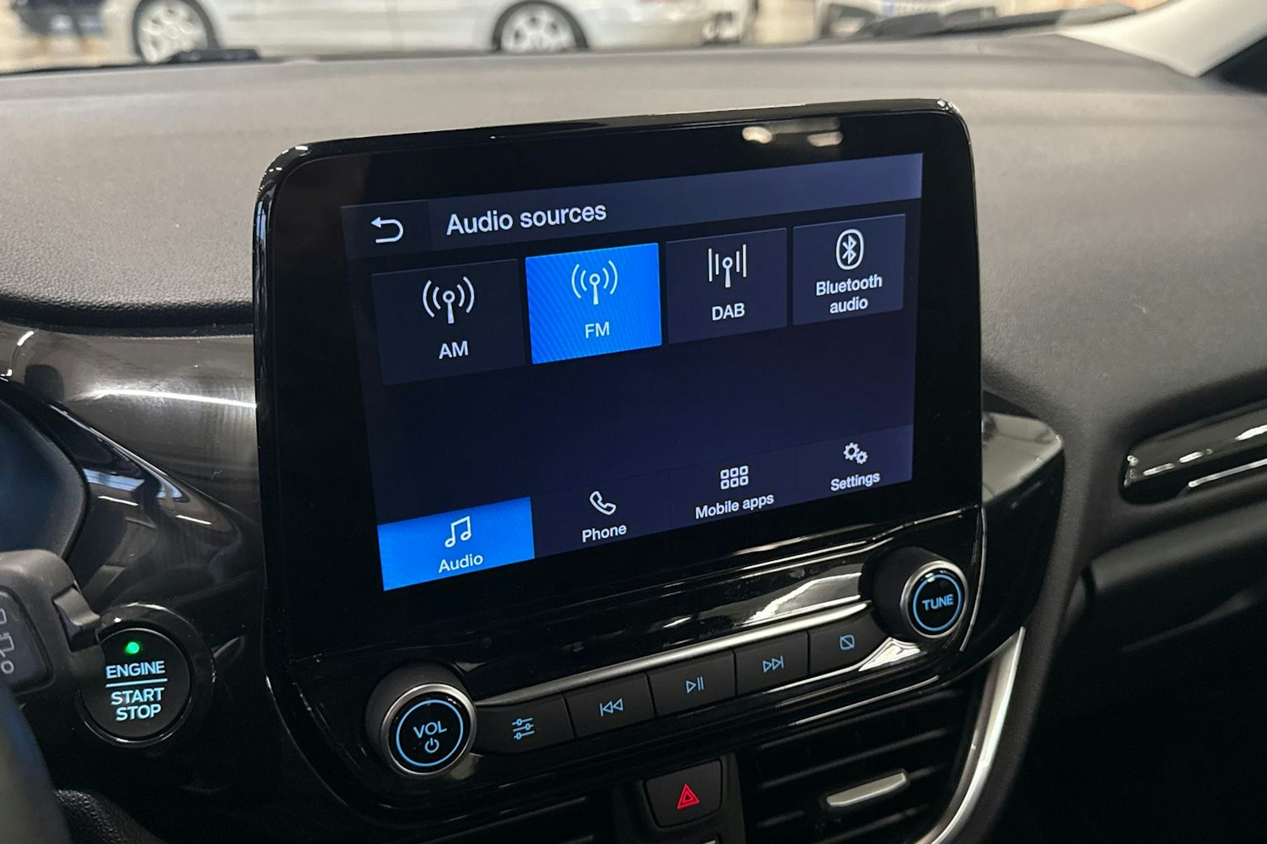 valkoinen Ford Fiesta 2021 kuva 20.