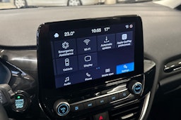 valkoinen Ford Fiesta 2021 kuva 22.