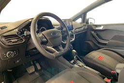 sininen Ford Fiesta 2022 kuva 6.