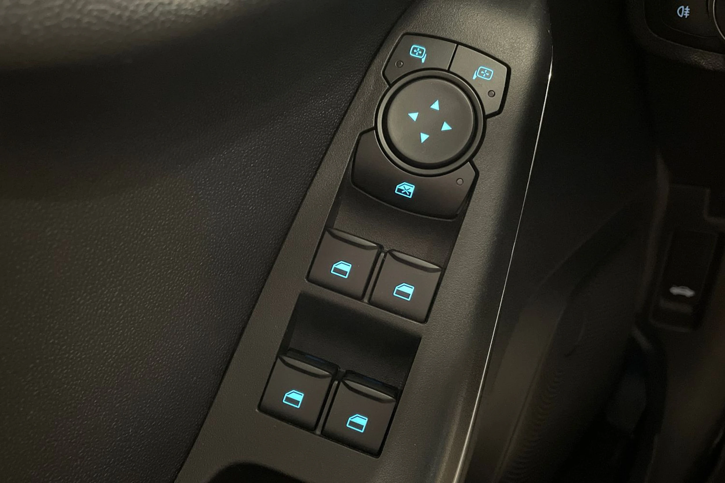 sininen Ford Fiesta 2022 kuva 27.