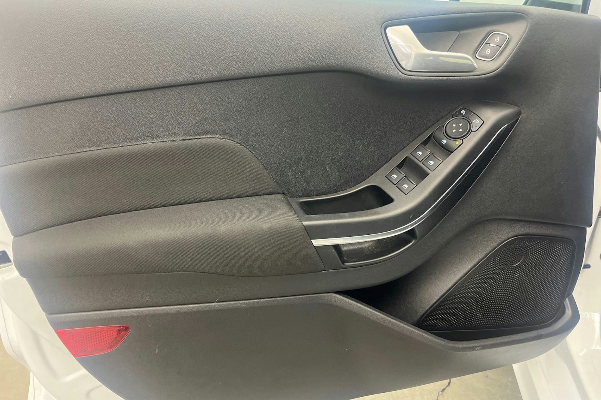 Valkoinen Ford FIESTA 2022 kuva 14.