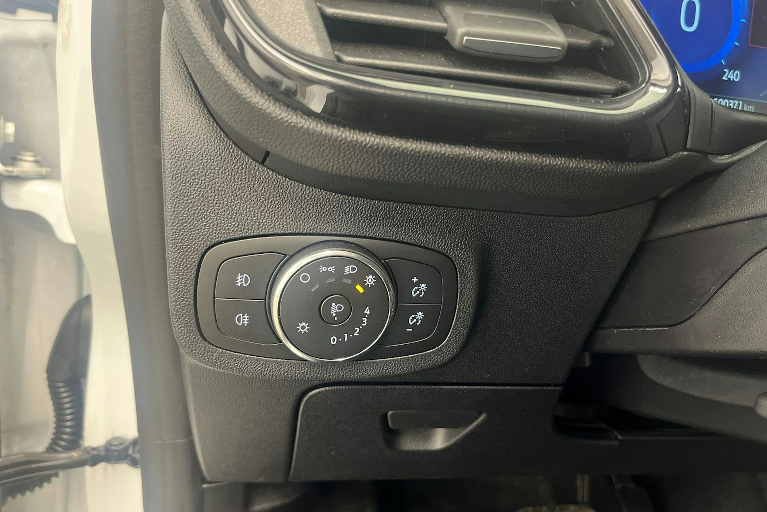 Valkoinen Ford FIESTA 2022 kuva 16.