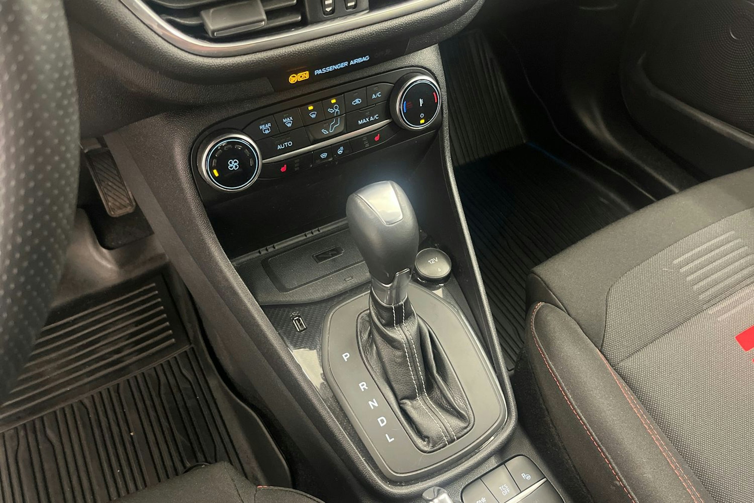 Valkoinen Ford FIESTA 2022 kuva 20.