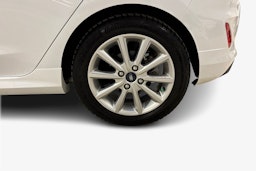 valkoinen Ford Fiesta 2022 kuva 10.