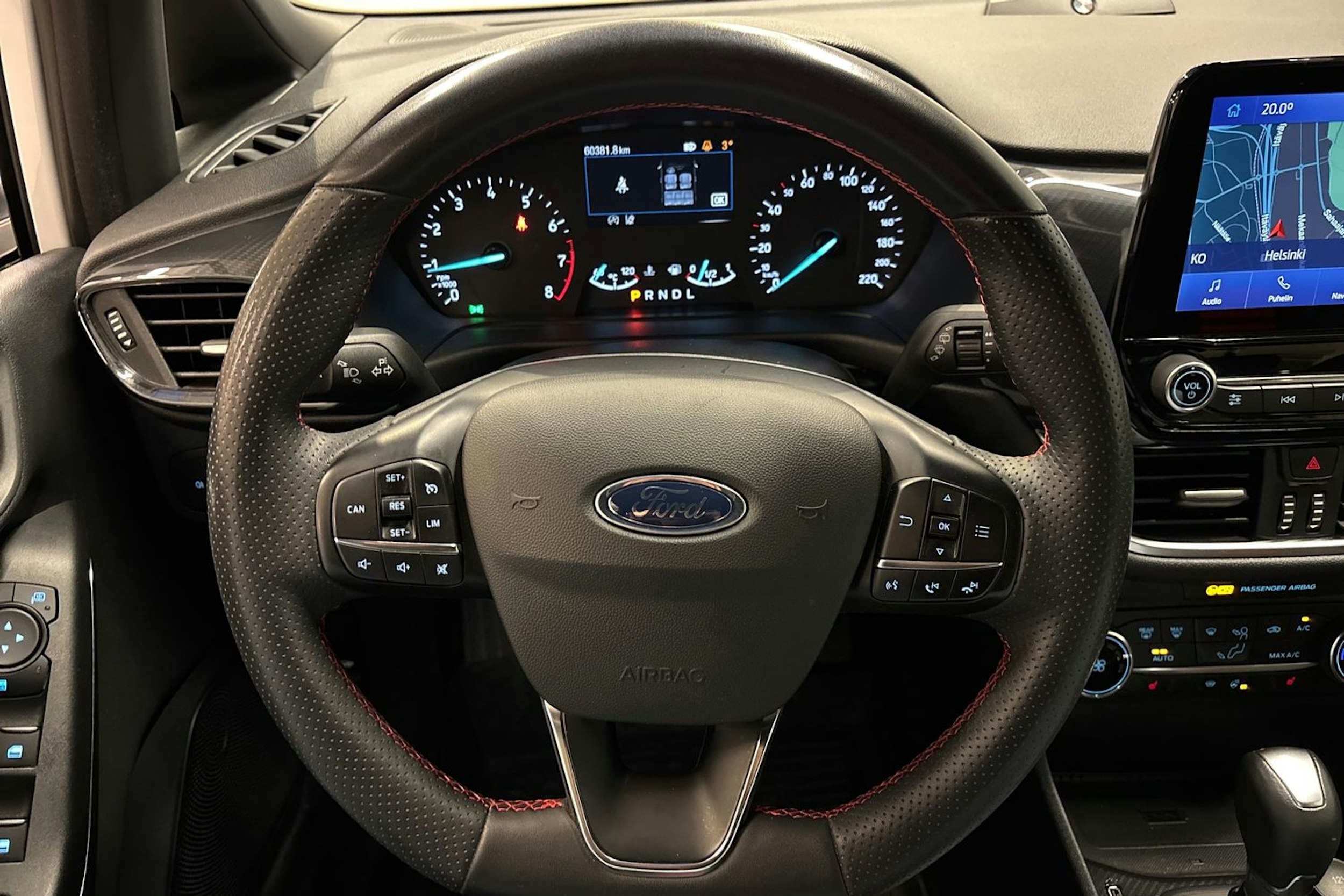 valkoinen Ford Fiesta 2022 kuva 13.