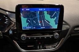 valkoinen Ford Fiesta 2022 kuva 15.