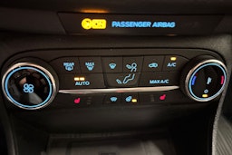 valkoinen Ford Fiesta 2022 kuva 16.